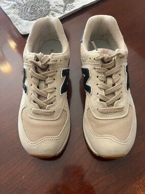 New Balance 574 Women Sneakers Sz 8.5